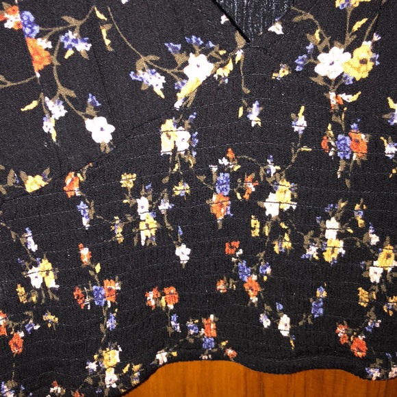 Cropped Longsleeve - Picture 5 of 5